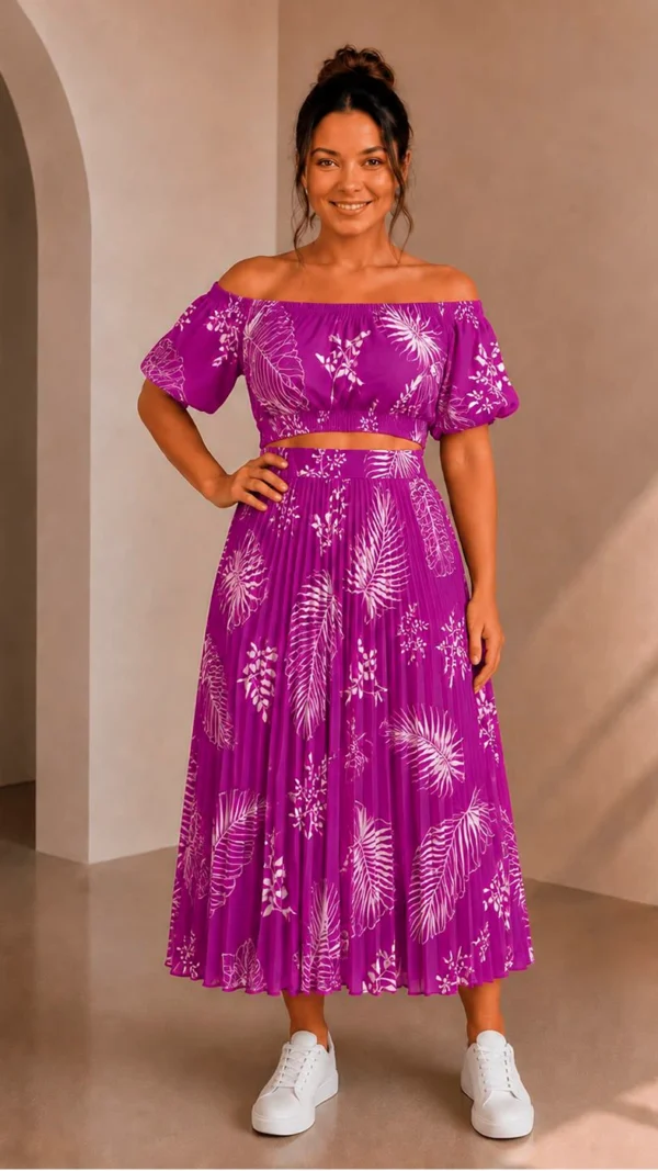 Conjunto Vitória com Cropped e Saia Plisada Mídi